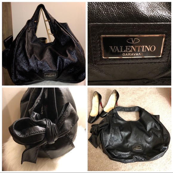 Valentino Handbags - ❗️FINAL PRICE❗️Valentino Black Nuage 🎀Hobo